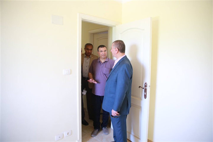 بالصور.. محافظ كفر الشيخ يسلم عقود 3020 شقة إسكان اجتماعي بالحامول