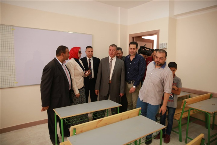 بالصور.. محافظ كفر الشيخ يفتتح مدرسة كفر المرازقة الإعدادية بتكلفة 6 مليون جنيه