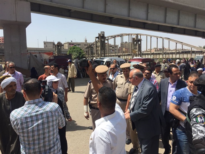 مدير أمن القليوبية يأمر بالتواجد الأمنى وإزالة الاشغالات على كوبرى بنها 