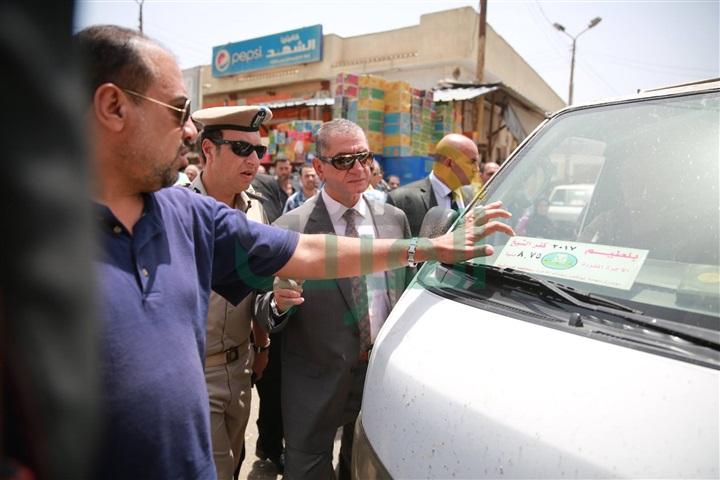 بالصور.. محافظ كفر الشيخ يتابع تطبيق التعريفة الجديدة بمجمع المواقف