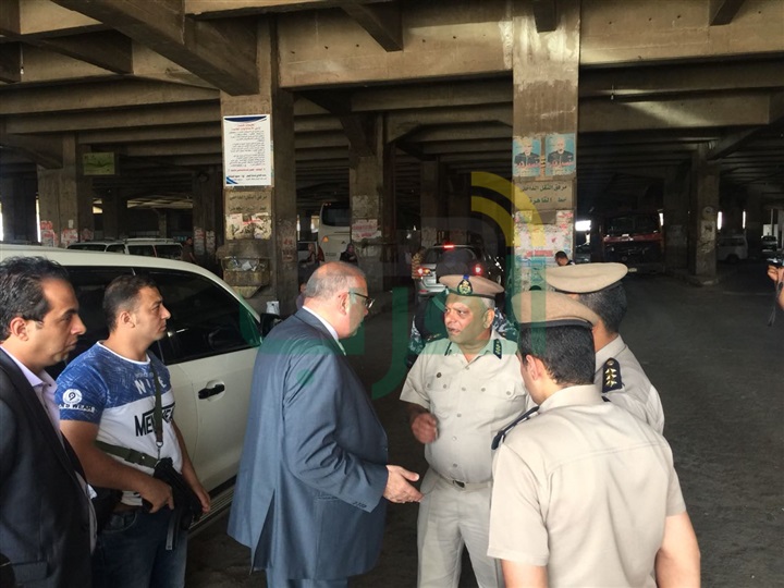 مدير أمن القليوبية يتابع التزام السائقين بالتعريفة الجديدة بالمواقف