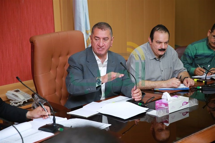 بالصور.. محافظ كفر الشيخ يناقش خطة تنفيذ المشروعات التنموية الجديدة