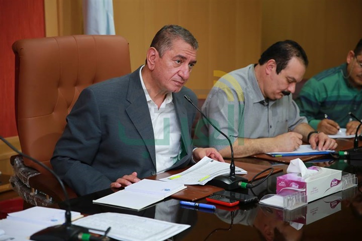 بالصور.. محافظ كفر الشيخ يناقش خطة تنفيذ المشروعات التنموية الجديدة