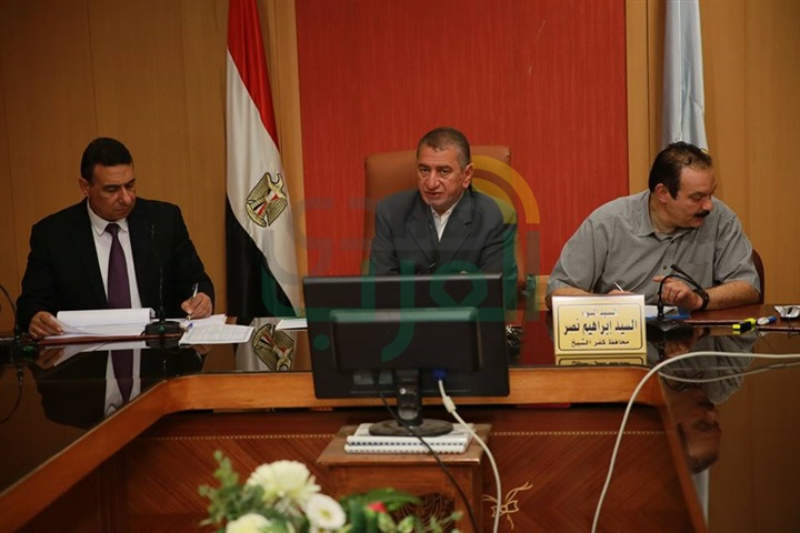 بالصور.. محافظ كفر الشيخ يناقش خطة تنفيذ المشروعات التنموية الجديدة