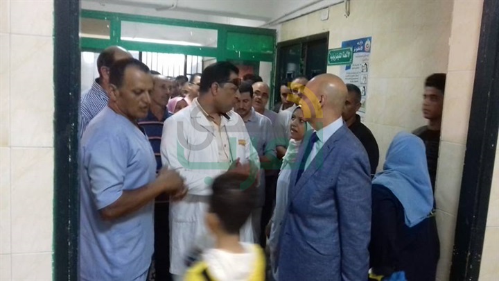 وكيل وزارة الصحة بالشرقية يبحث أستكمال أعمال الدور الثالث بمستشفي القنايات 