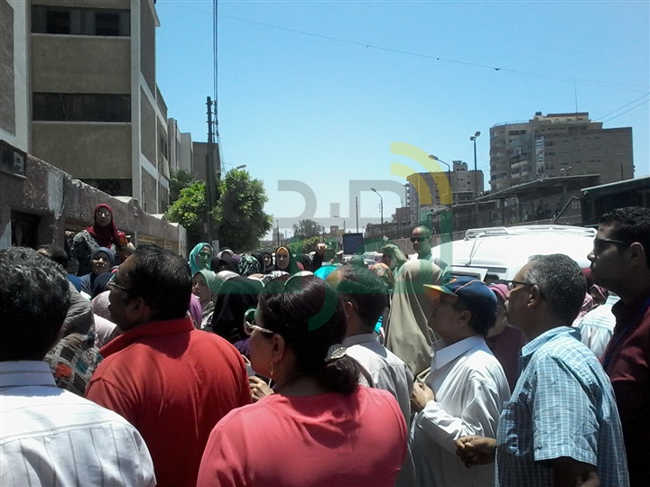 غضب بين طلاب الثانوية العامة بالقليوبية شعبة العلمى وسعادة للأدبى   