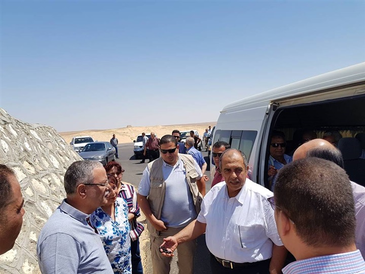 وزير الزراعة ومحافظ المنيا يتفقدان مشروع استزراع الـ20 ألف فدان