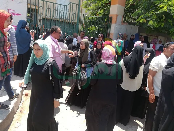 "بالصور.. طالب" بيلا ينشر الإمتحان علي " الفيس بوك".. و"الأحياء" و"علم النفس" و"الديناميكا" يمسحون دموع طلاب الثانوية "بالصور.. طالب" بيلا ينشر الإمتحان علي " الفيس بوك".. و"الأحياء" و"علم النفس" و"الديناميكا" يمسحون دموع طلاب الثانوية