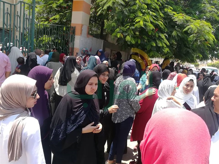 "بالصور.. طالب" بيلا ينشر الإمتحان علي " الفيس بوك".. و"الأحياء" و"علم النفس" و"الديناميكا" يمسحون دموع طلاب الثانوية "بالصور.. طالب" بيلا ينشر الإمتحان علي " الفيس بوك".. و"الأحياء" و"علم النفس" و"الديناميكا" يمسحون دموع طلاب الثانوية