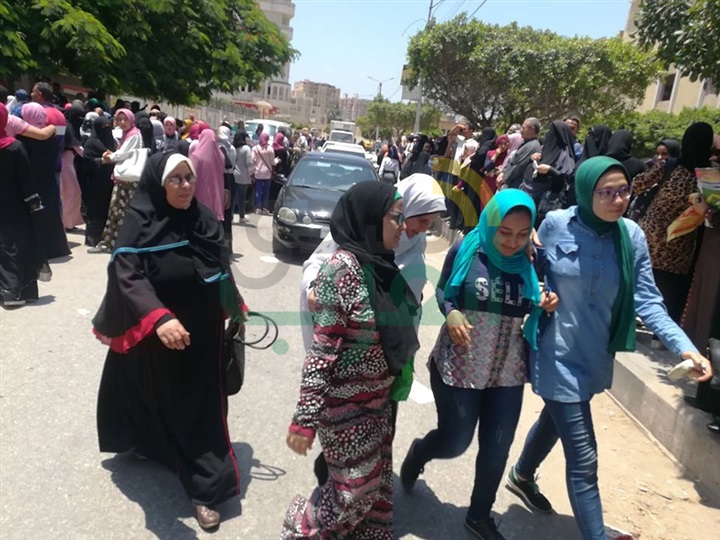 "بالصور.. طالب" بيلا ينشر الإمتحان علي " الفيس بوك".. و"الأحياء" و"علم النفس" و"الديناميكا" يمسحون دموع طلاب الثانوية "بالصور.. طالب" بيلا ينشر الإمتحان علي " الفيس بوك".. و"الأحياء" و"علم النفس" و"الديناميكا" يمسحون دموع طلاب الثانوية