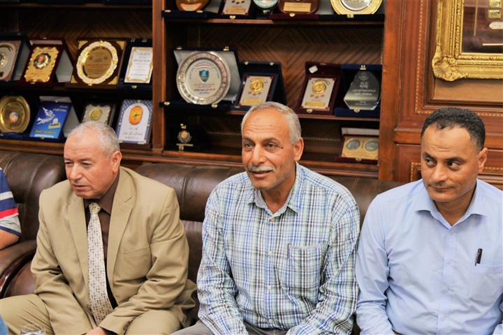 بالصور .. محافظ كفر الشيخ والمفوض التجارى الصيني يتبادلان الخبرات لزراعة الأرز بالمياه المالحة