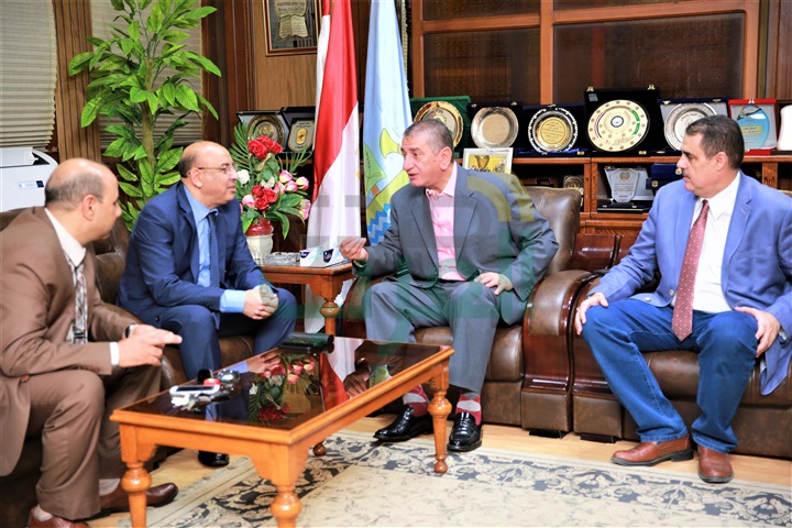 بالصور.. محافظ كفر الشيخ ورئيس هيئة الأوقاف يبحثان استغلال أراضى الهيئة لإقامة مشروعات تنموية 
