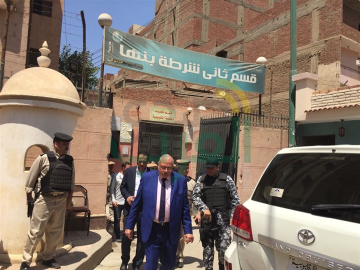 مدير أمن القليوبية يفاجئ قسم شرطة بنها ثان