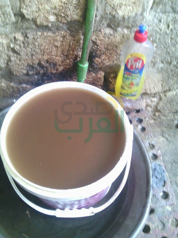 أهالى قرية قاو النواورة بالبدارى يشربون بدل المياه طين
