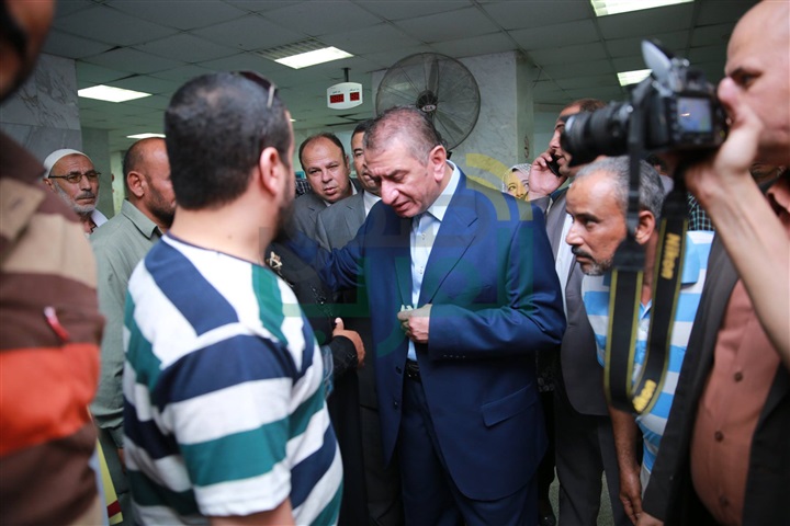 بالصور.. محافظ كفر الشيخ يحيل 11 طبيبًا وممرضًا وإداريًا بمركز أبحاث الكبد للتحقيق