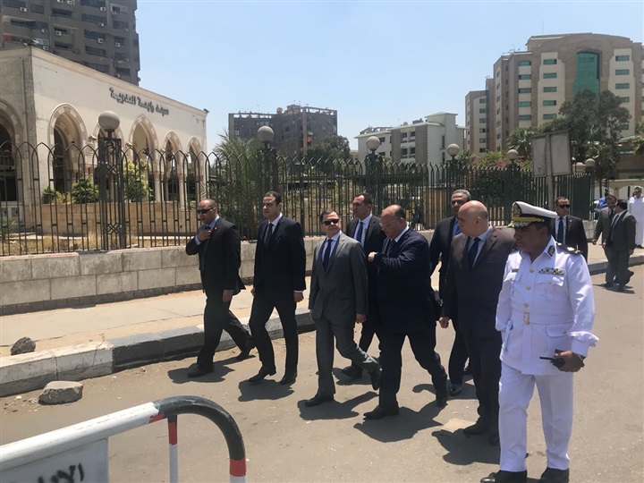 وزير الداخلية يتجول بالمحاور الرئيسيه والميادين خلال ذكري ٣٠ /٦ 