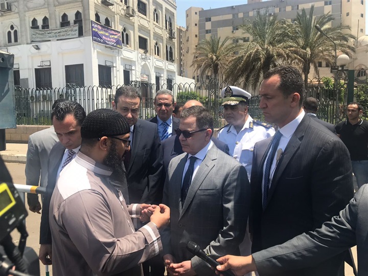 وزير الداخلية يتجول بالمحاور الرئيسيه والميادين خلال ذكري ٣٠ /٦ 