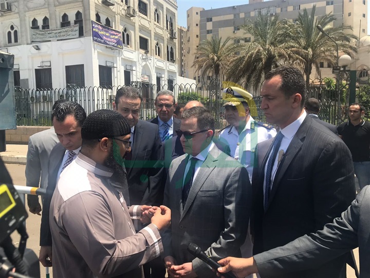 بالصور.. وزير الداخلية يوجه بنشر وتعزيز الخدمات المرورية لتسيير الحركة المرورية وسرعة التعامل مع المواقف الطارئ