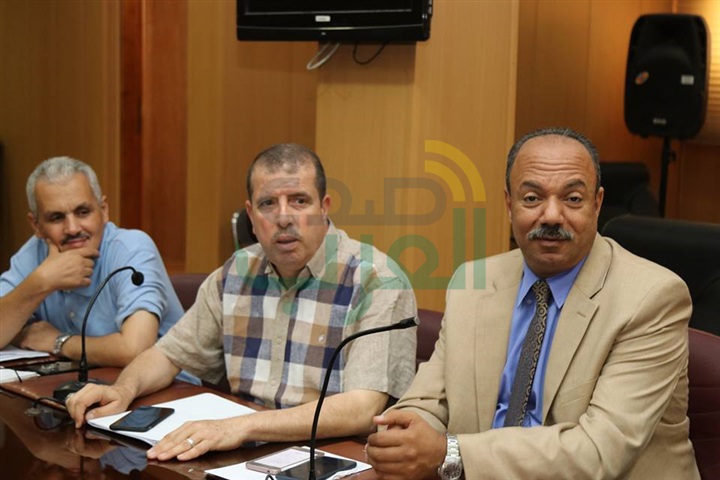 سكرتير عام كفر الشيخ يتابع مع التنفيذيين ملف إزالة التعديات 