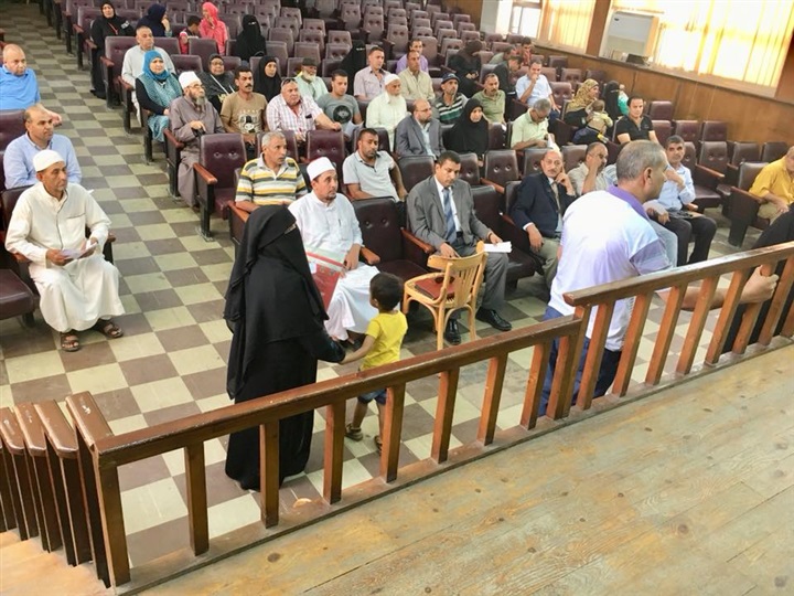 بالصور...سكرتير عام كفر الشيخ يناقش 43 شكوي في لقاء المواطنين الأسبوعي