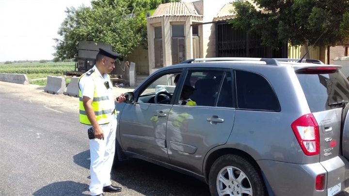 استمرار حملات التوعية المرورية علي الطرق وإدارات المرور علي مستوي الجمهورية