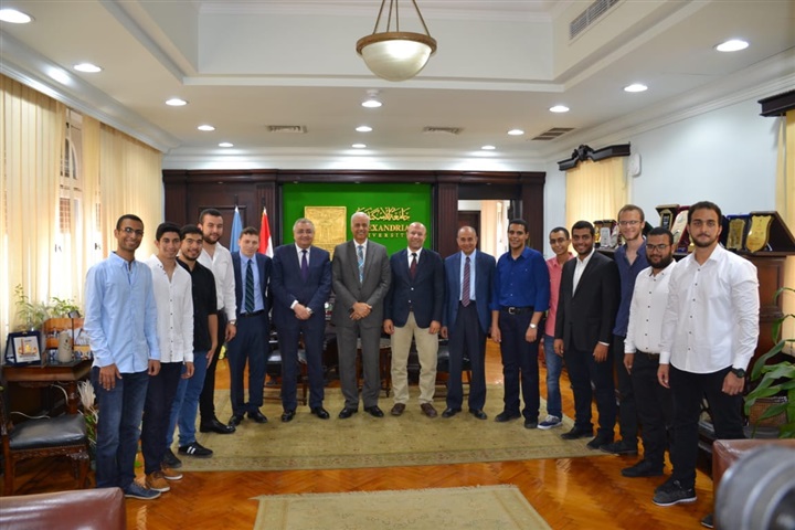 رئيس جامعة الإسكندرية: ندعم الطلاب فى تنفيذ أفكارهم التى تعود بالنفع على المجتمع