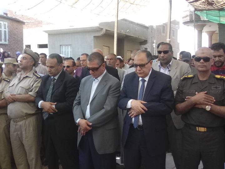 بالصور.. جنازة شهيد العريش تتحول لمظاهرة ضد الإرهاب في كفر الشيخ