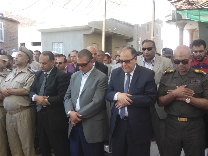 بالصور.. جنازة شهيد العريش تتحول لمظاهرة ضد الإرهاب في كفر الشيخ