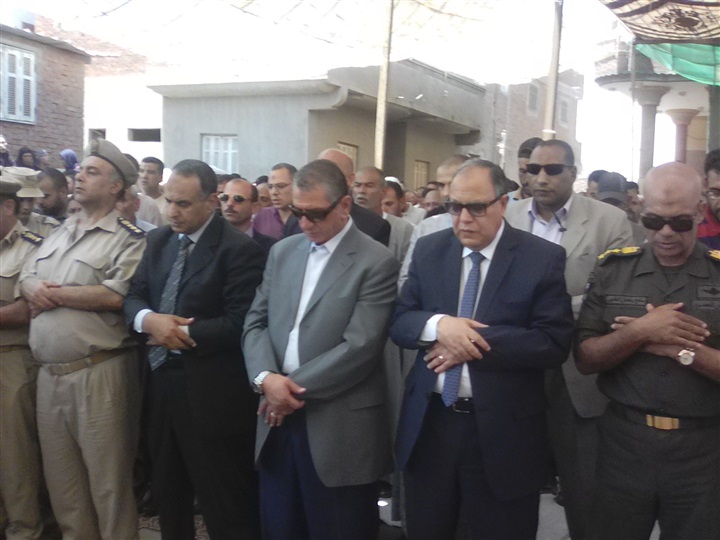 بالصور.. جنازة شهيد العريش تتحول لمظاهرة ضد الإرهاب في كفر الشيخ