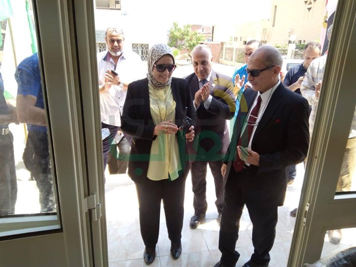 بالصور.. افتتاح منفذ لبيع السلع بأسعار مخفضة في "الزعفران" بالحامول