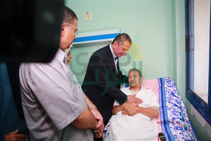 بالصور.. محافظ كفر الشيخ يدعم مركز جراحة العيون بأحدث الأجهزة