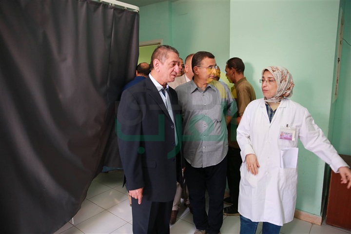 بالصور.. محافظ كفر الشيخ يدعم مركز جراحة العيون بأحدث الأجهزة