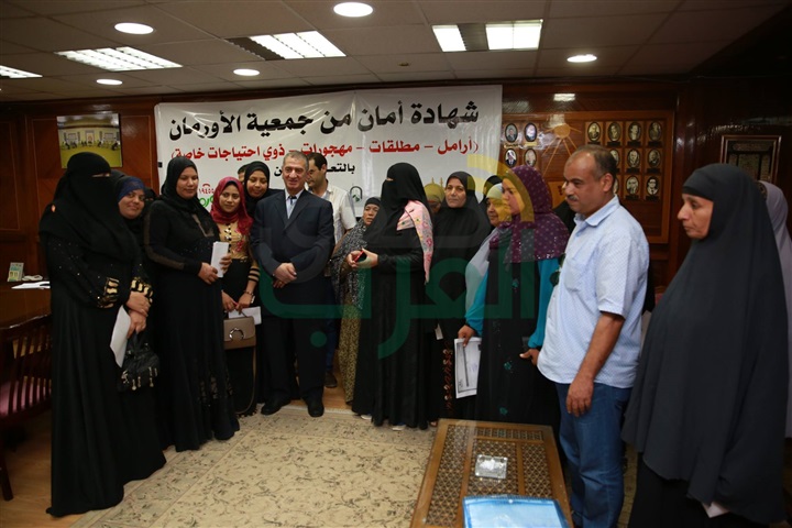 بالصور.. محافظ كفر الشيخ يوزع 25 وثيقة "أمان" على الأسر الأكثر احتياجًا بالتعاون مع الأورمان