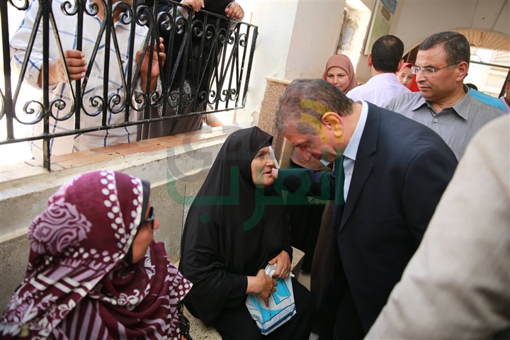 بالصور.. محافظ كفر الشيخ يحيل 32 طبيبًا بمستشفي الرمد للتحقيق