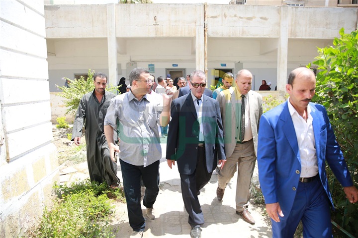 بالصور.. محافظ كفر الشيخ يحيل 32 طبيبًا بمستشفي الرمد للتحقيق