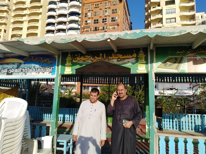 أوقاف المنتزة تمنع إقامة صلاة الجمعة بمصلى على شاطئ البحر بالعصافرة 