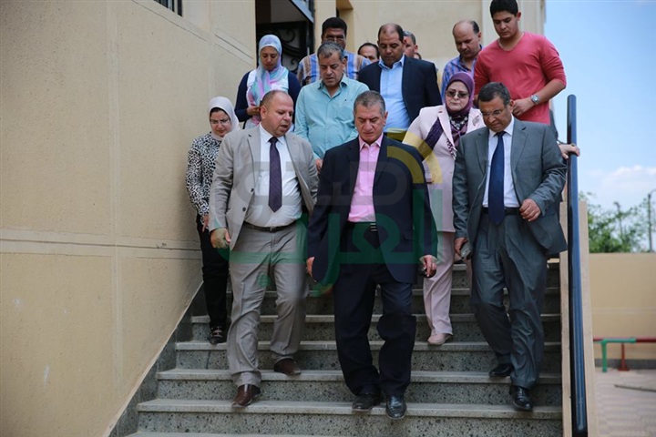 بالصور.. محافظ كفر الشيخ: افتتاح المسرح المدرسى الجديد خلال أيام