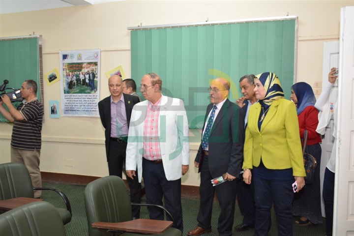 رئيس جامعة أسيوط يفتتح مركز دراسات اللغة الفرنسية بعد تطويره