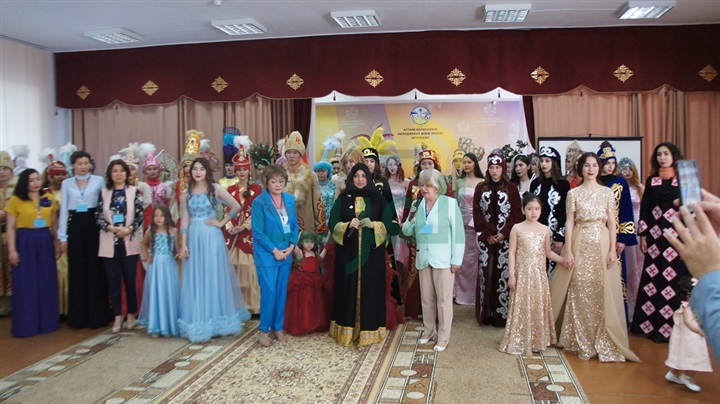 بحضور سفير الإمارات.. برتوكول تعاون بين المصصمة مني المنصوري وكليتي الإدارة والأعمال فى كازاخستان بحضور سفير الإمارات.. برتوكول تعاون بين المصصمة مني المنصوري وكليتي الإدارة والأعمال فى كازاخستان