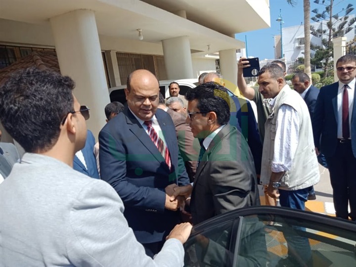 محافظ مطروح يستقبل وزير الرياضة لتفقد عدد من المنشآت.. وحضور ختام برنامج "فوتبول نت"