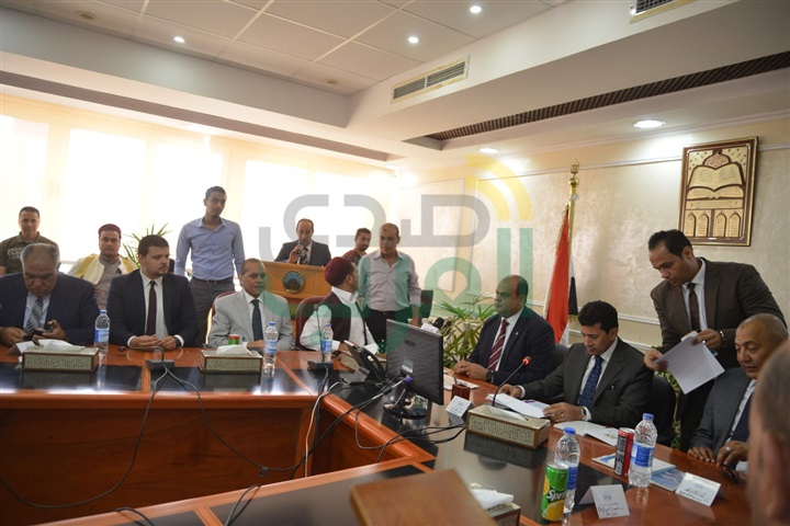 وزير الرياضة: دراسة إنشاء نادي للفروسية والهجن ومهرجانات رياضية بمطروح 