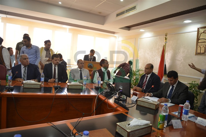 وزير الرياضة: دراسة إنشاء نادي للفروسية والهجن ومهرجانات رياضية بمطروح 
