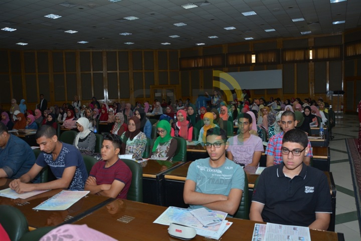 انطلاق أعمال مؤتمر "اختر كليتك" بالتعاون مع مكتبة الإسكندرية بجامعة أسيوط
