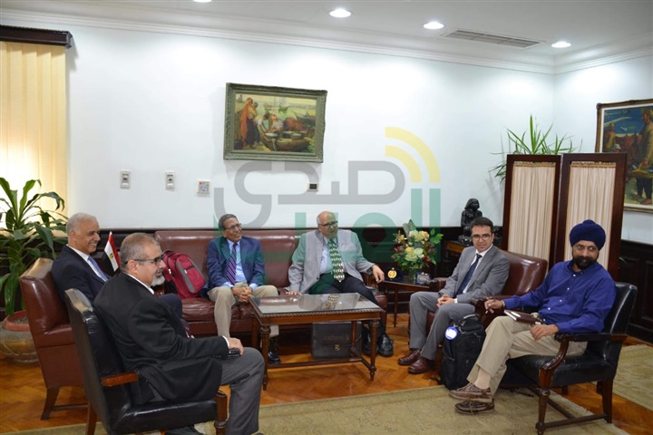 رئيس جامعة الإسكندرية يستقبل وفد جامعة كونيكتكت الأمريكية لدراسة إنشاء مركز للتميز فى مجال الطاقة المتجددة   