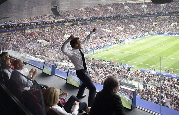 رد فعل ماكرون بعد فوز فرنسا بكأس العالم (صور)