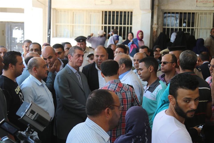 بالصور.. زيارة مفاجئة تكشف تغيب 47 طبيبًا عن العمل بمستشفي كفر الشيخ العام