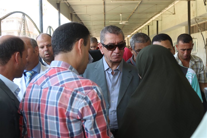 بالصور.. زيارة مفاجئة تكشف تغيب 47 طبيبًا عن العمل بمستشفي كفر الشيخ العام