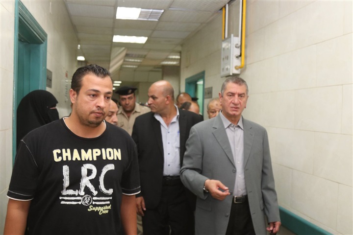 بالصور.. زيارة مفاجئة تكشف تغيب 47 طبيبًا عن العمل بمستشفي كفر الشيخ العام