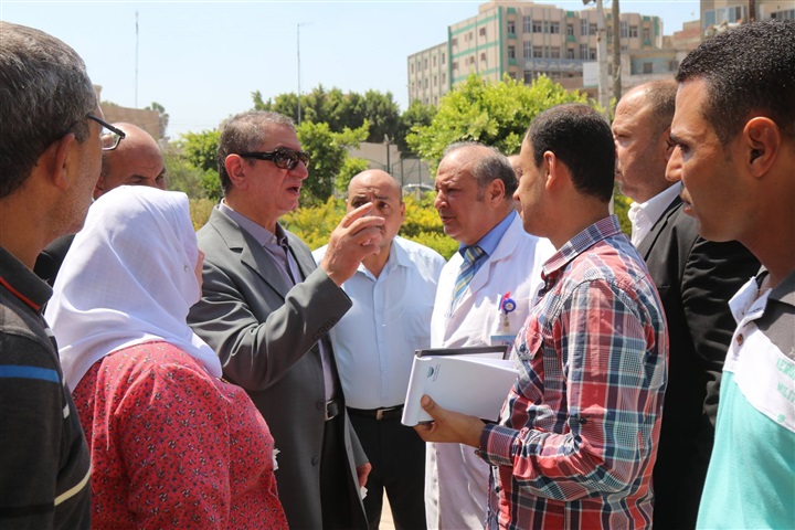 بالصور.. زيارة مفاجئة تكشف تغيب 47 طبيبًا عن العمل بمستشفي كفر الشيخ العام