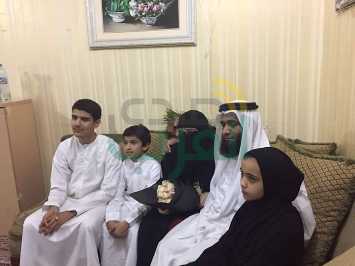 بالصور.. ولي عهد أبو ظبي يكرم بنت كفر الشيخ الأولي في الثانوية العامة بالإمارات 